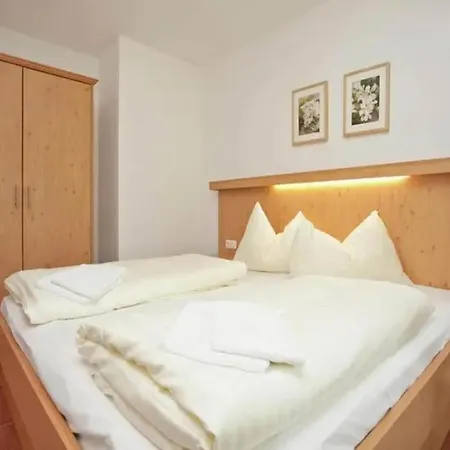 Nyaraló Alpine Maisonette With Sauna Wald im Pinzgau